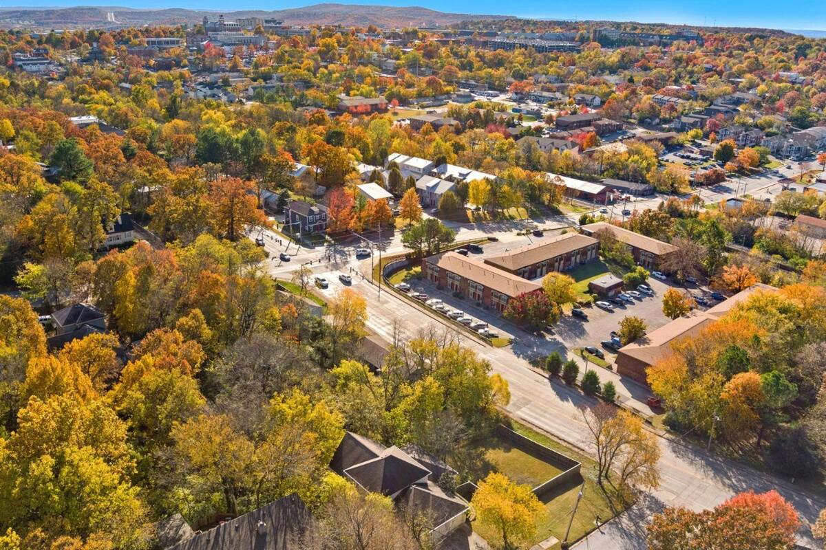 Fayettevilla -3 Min To The U Of A And Bike Trails Fayetteville Exterior foto